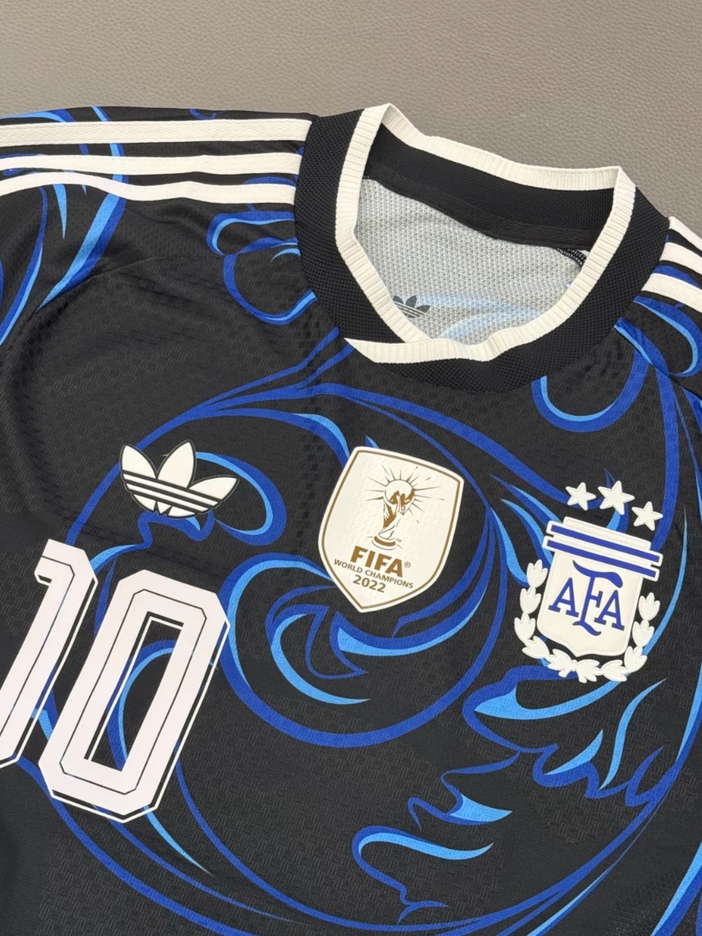 adidas Men’s Black & Blue Argentina #10 Football Jersey - Picture 4 of 4